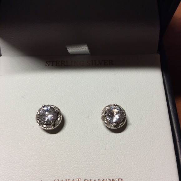 + Women’s Diamond “Inner Heart” Earrings - Picture 4 of 4